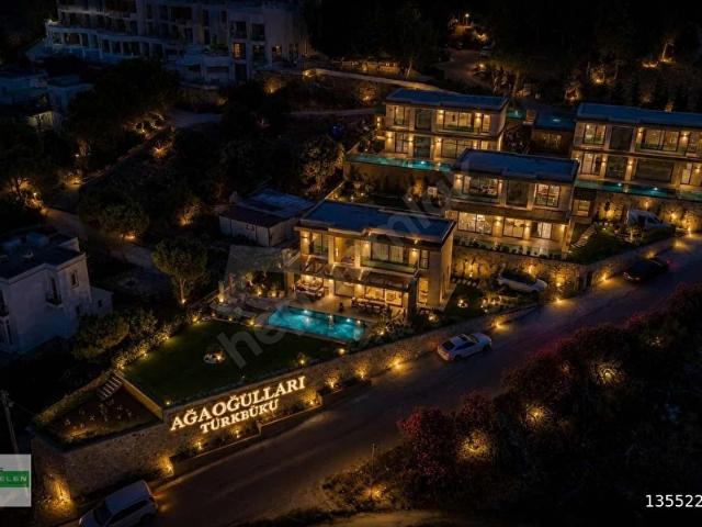 ÜNLÜ BEACHLERE 3 DK MESAFEDE DENİZ MANZARALI LÜKS VİLLA