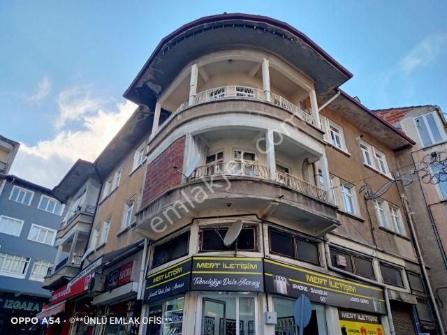 Ünlü Emlaktan Şehir Merkezi Nüfus Müdürlüğü Yanı Kiralık 2+1