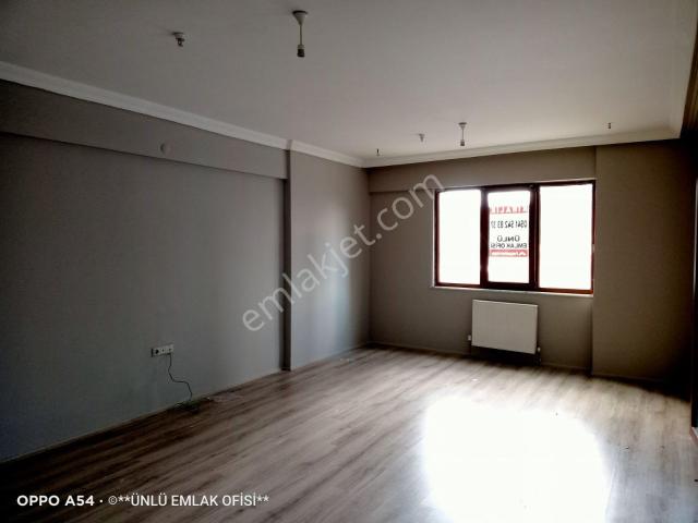 Ünlü Emlaktan Şehri Şahanede Giriş Kat 3+1 Kiralık Daire