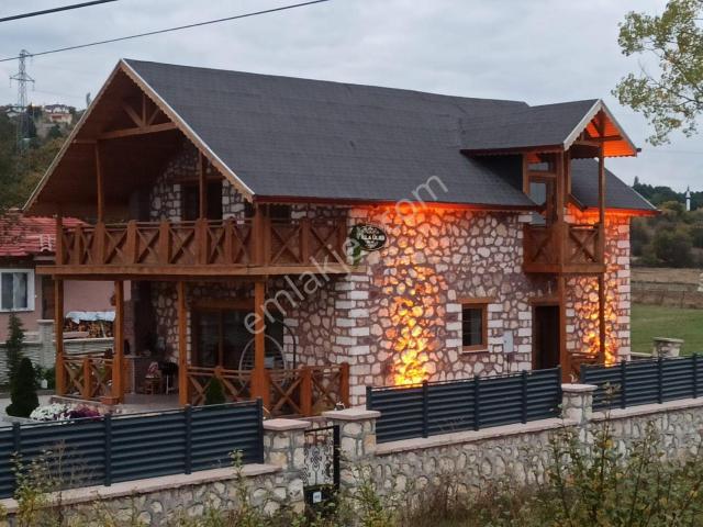Ünlü Emlaktan Ilgaz Dağı Manzaralı Özel Yapım Müstakil Taş Villa