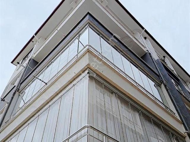Ünlü Emlaktan Tosya Yolu Cadde Kenarında Giriş Kat Satılık 3+1