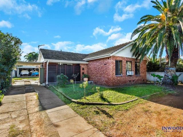 Unleash the Potential First home, rental or future project! Affordable and comfortable family home