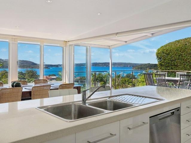 UNLIMITED POTENTIAL, CHARMING RESIDENCE WITH BREATHTAKING VIEWS
