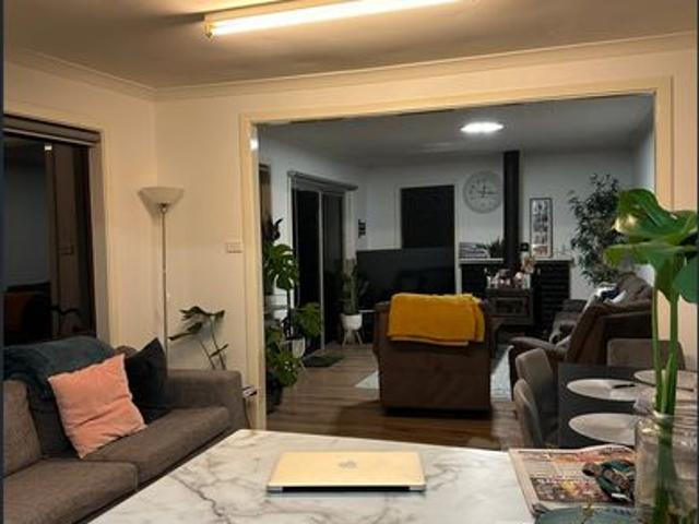 Unlock Flexible Family Living in Sale VIC – 3 Bedroom, 2 Bathroom Property for Just $465 per Week