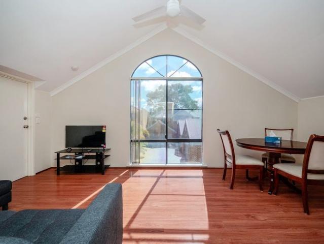 Unpack & Relax Furnished Joondalup Studio Great Location!