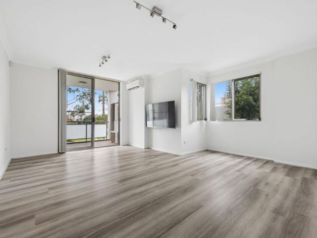 Unparalleled Convenience Open Plan Living!