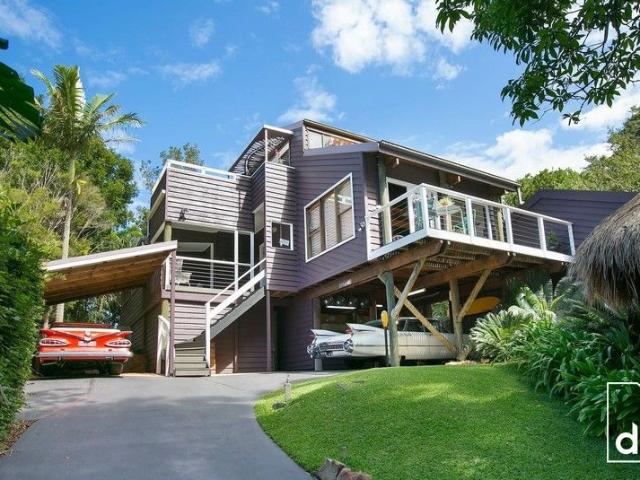 Unparalleled Beauty: The Ultimate Coastal Retreat at 4 Coast Street, Thirroul