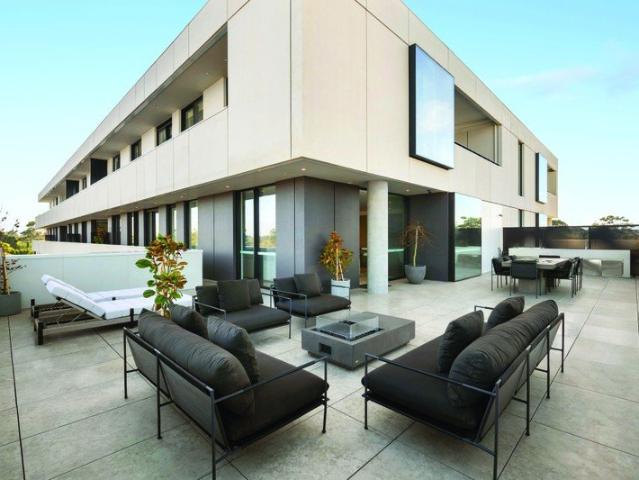 Unparalleled Living with CBD and Bay Views