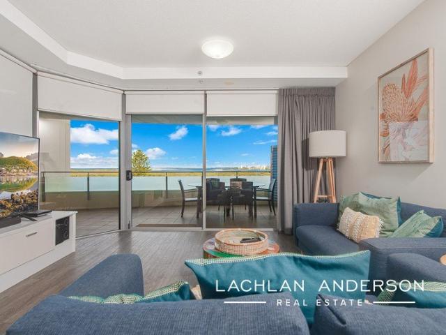 UNPARALLELED LUXURY, CONVENIENCE & VIEWS
