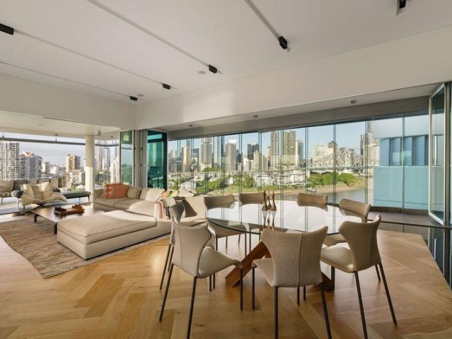 Unparalleled Whole Floor Penthouse with Front Row Views of Brisbane's Finest Outlook