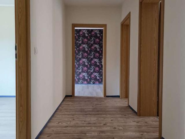 unrenovierte 4 Zimmer Wohneinheit in ruhiger Wohnanlage