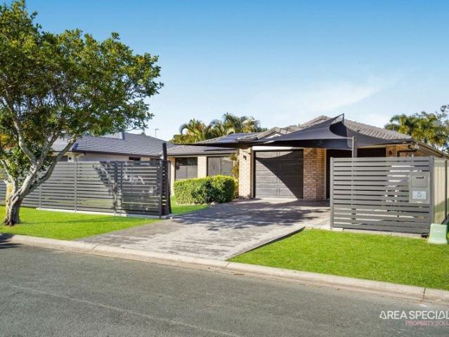 Unrivalled Family Living | Poolside Tranquillity