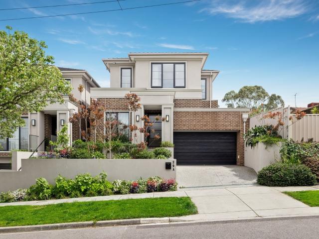 Unrivalled Luxury in Unbeatable Location – East Doncaster Secondary College Zoned!