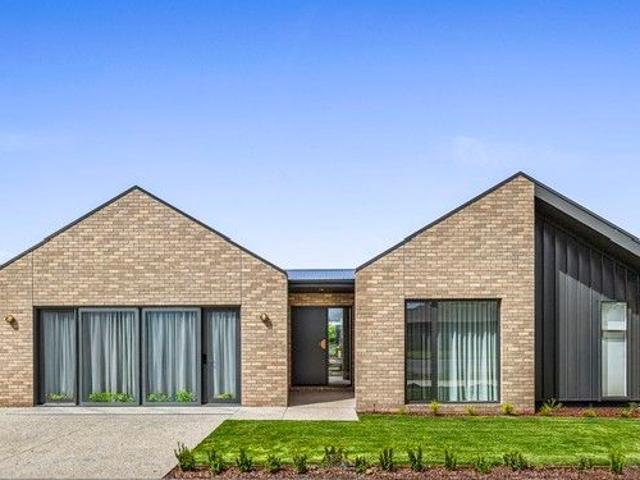 Unrivalled Luxury In Lucas Up to 24 Month Lease Back