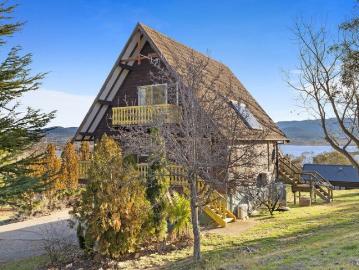 Unrivalled Lake Views, Dual Occupancy & Endless Potential