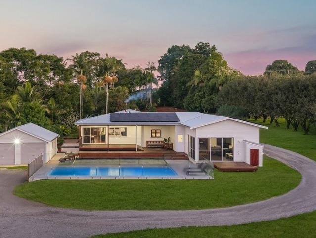 Unrivalled lifestyle acreage with exceptional family appeal