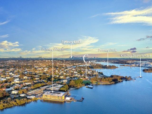 Unrivalled Putney Lifestyle Location with Stunning Uninterrupted Water Views