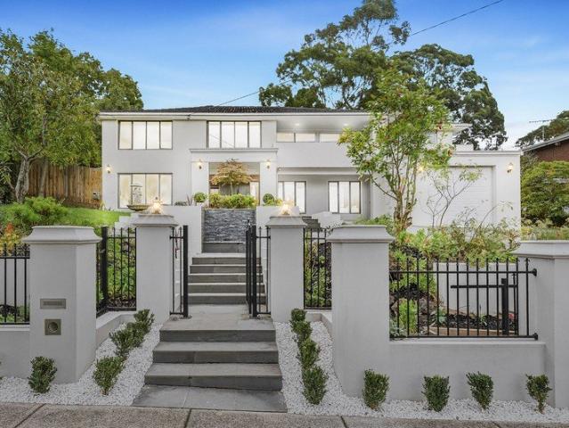 Unrivalled Panoramic Views Meet Grand Five Bedroom Elegance at Wheelers Hill