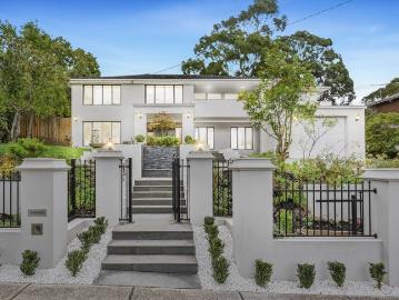 Unrivalled Panoramic Views Meet Grand Five Bedroom Elegance at Wheelers Hill