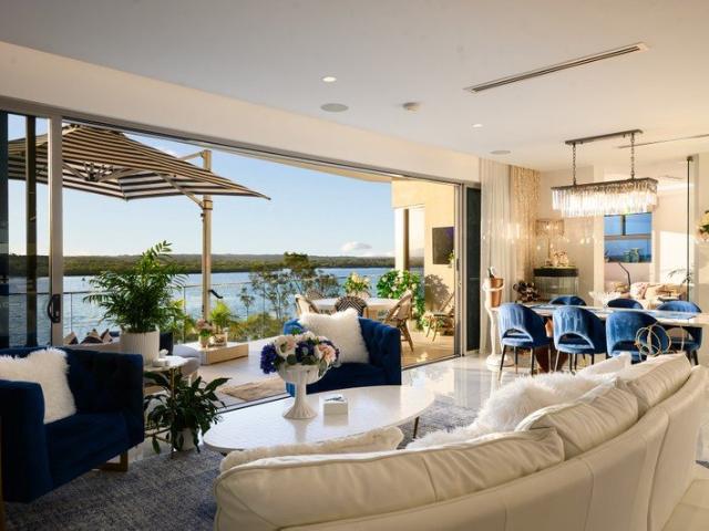 Two Level Penthouse Panoramic Broadwater and River Views