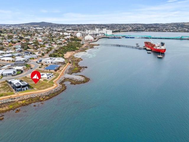 Unrivalled Waterfront Living