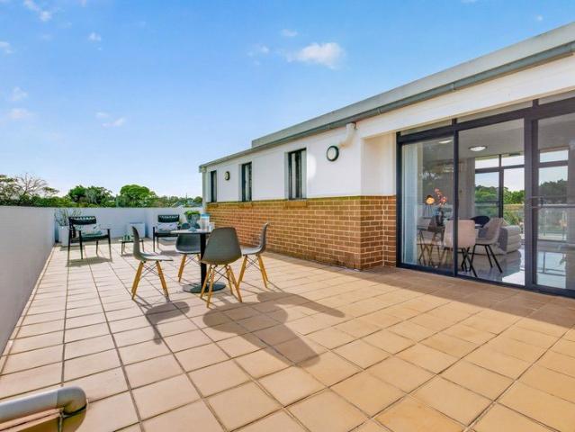 UNRIVALLED 177SQM TRIPLE ASPECT APARTMENT WITH TWO BALCONIES & MASSIVE PARRAMATTA VIEW TERRACE