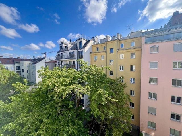 Unsaniert & einzigartig – Altbaujuwel mit Potenzial