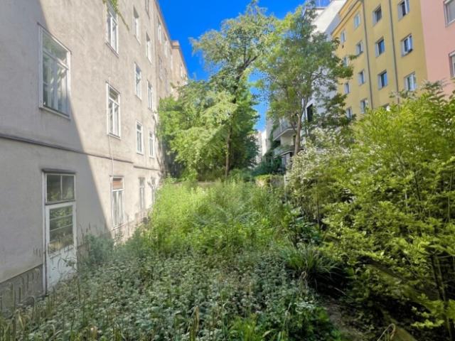 Unsaniert & einzigartig – Altbaujuwel mit Potenzial