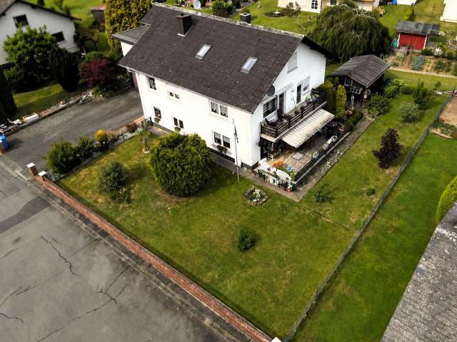 Unschlagbarer Preis: Mehrfamilienhaus mit moderner Ausstattung! EG steht aktuell leer!