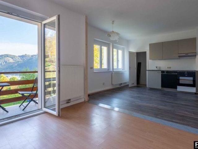 UNTERMÜHL: Schönes Apartment Balkon und Garten in idyllischer Lage mit zauberhaftem Donaublick