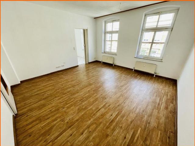 Untermhaus! Schicke 2 Zimmer Wohnung mit Balkon und großem Mietergarten!