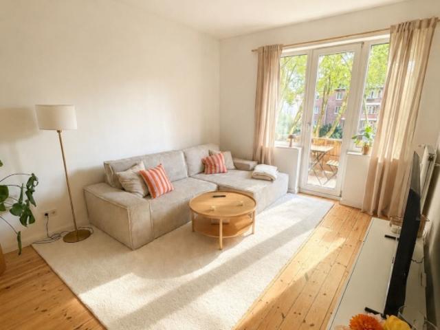 UntermieterIn gesucht möblierte 2 Zimmer Wohnung