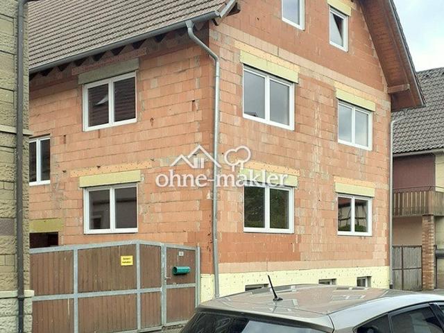 Unterkellertes Mehrparteienhaus aus 2013 im Rohbau zu verkaufen als Kapitalanlage geeignet