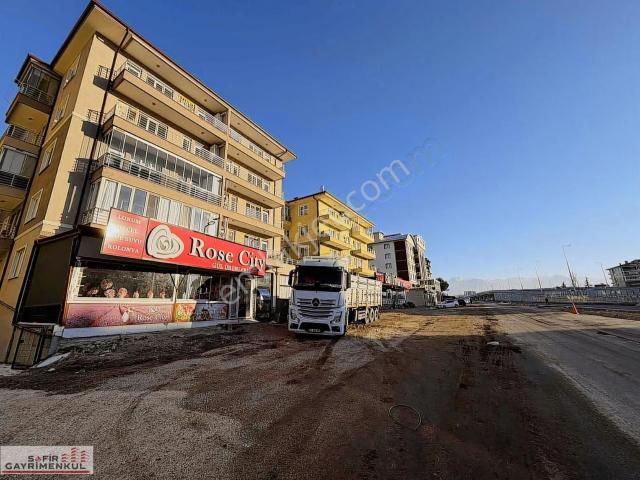 Çünürde İstanbul Yolu Üzeri Satılık 3+1 Daire Otogar Yanında