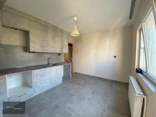 Ünv. Yakını Aile Apartmanında İçi Yenilenmiş 3+1 Ara Kat