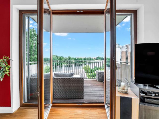 Unverbaubar & Exklusiv: Hochwertige 4 Zimmer Wohnung mit Panorama Blick auf die Spree