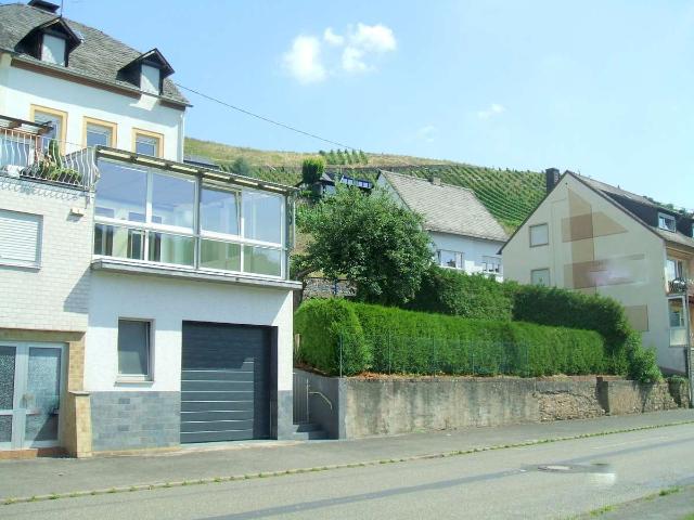 UNVERBAUBARER MOSELBLICK* Charmantes Wohnhaus mit Wintergarten +Garten/Baugrundstück in Top Lage