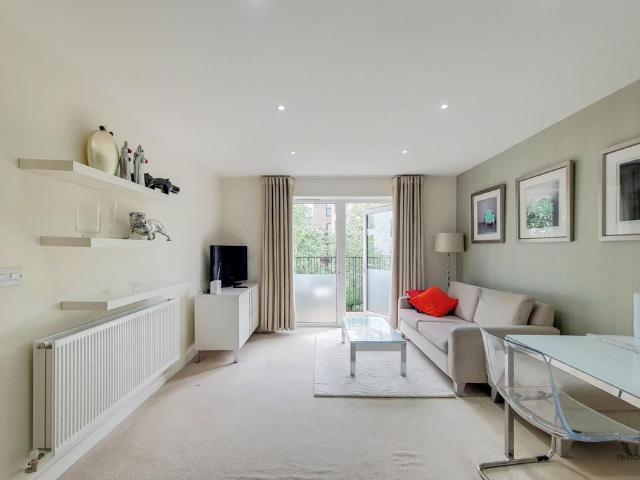 Unwin Way, Stanmore HA7 1 bed apartment to rent £1,750 pcm £404 pw