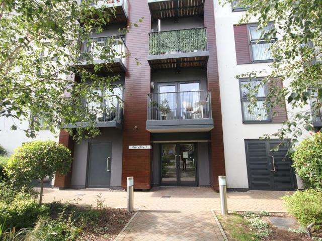 Unwin Way, Stanmore, HA7 2 bed flat to rent £2,250 pcm £519 pw
