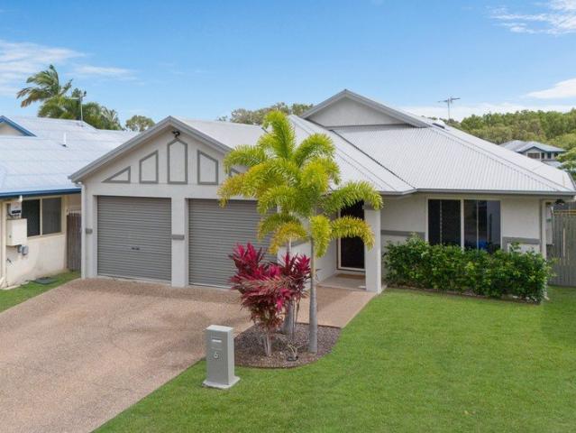 Unwrap Your New Home by Christmas! Modern, Airy & Perfectly Positioned in Douglas