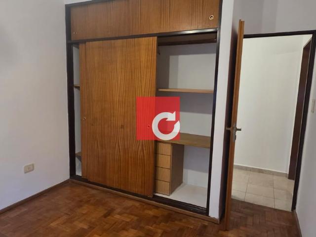 USO PROFESIONAL – CASA DE 3 HABITACIONES – 47 e 17 y 18