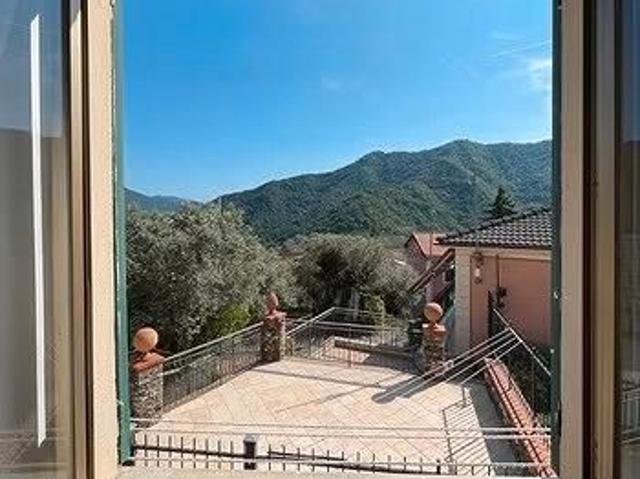 Uscio trilocale con giardino 1ma casa