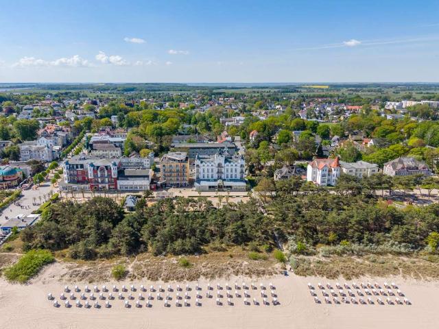 Usedom Palace 1. Reihe mit Balkon und Aufzug