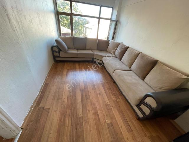 Üsküdar Marmaraya Yakın Arakat Balkonlu 2+1 Daire