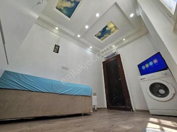 Üsküdar Merkezde Eşyalı İçi Temiz Yenilenmiş Ters Düblex Daire