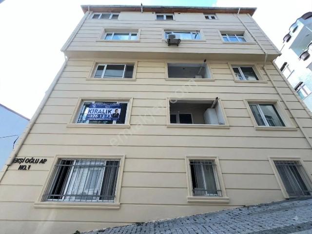 Üsküdar Merkez'de İçi Sıfır Masrafsız Balkonlu Ara Kat 3+1 Daire