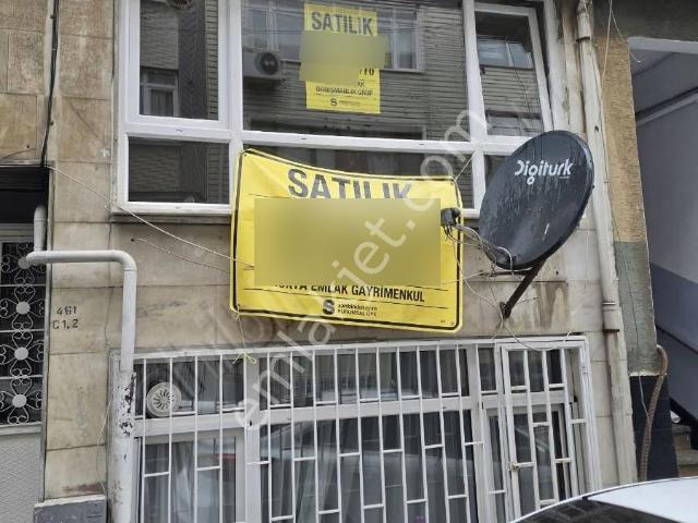Üsküdar Merkezde 2+1 Çift Cepheli Ara Kat Temiz İçi Boş Daire