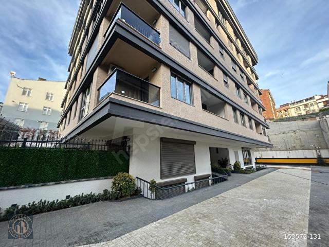 ÜSKÜDAR MERKEZE 5 DAKİKA 2+1 SIFIR BİNA OTOPARKLI