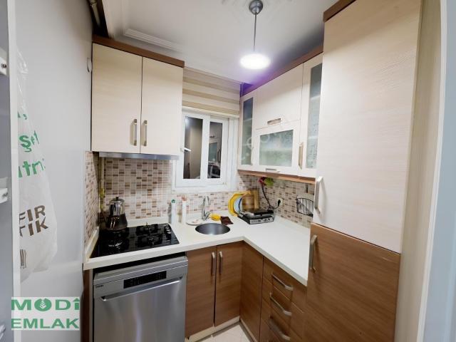 Üsküdar Merkeze Yakın Sıfırlanmış Satılık 2+1 Daire 1.kat