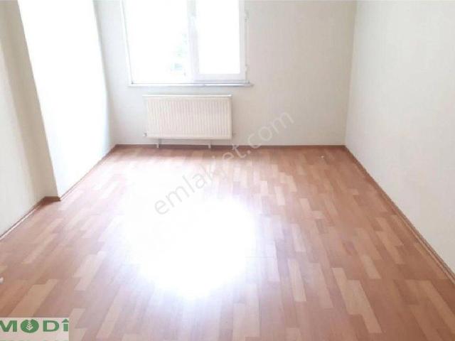 Üsküdar Merkeze Yakın Satılık 2+1 Kombili Genç Bina